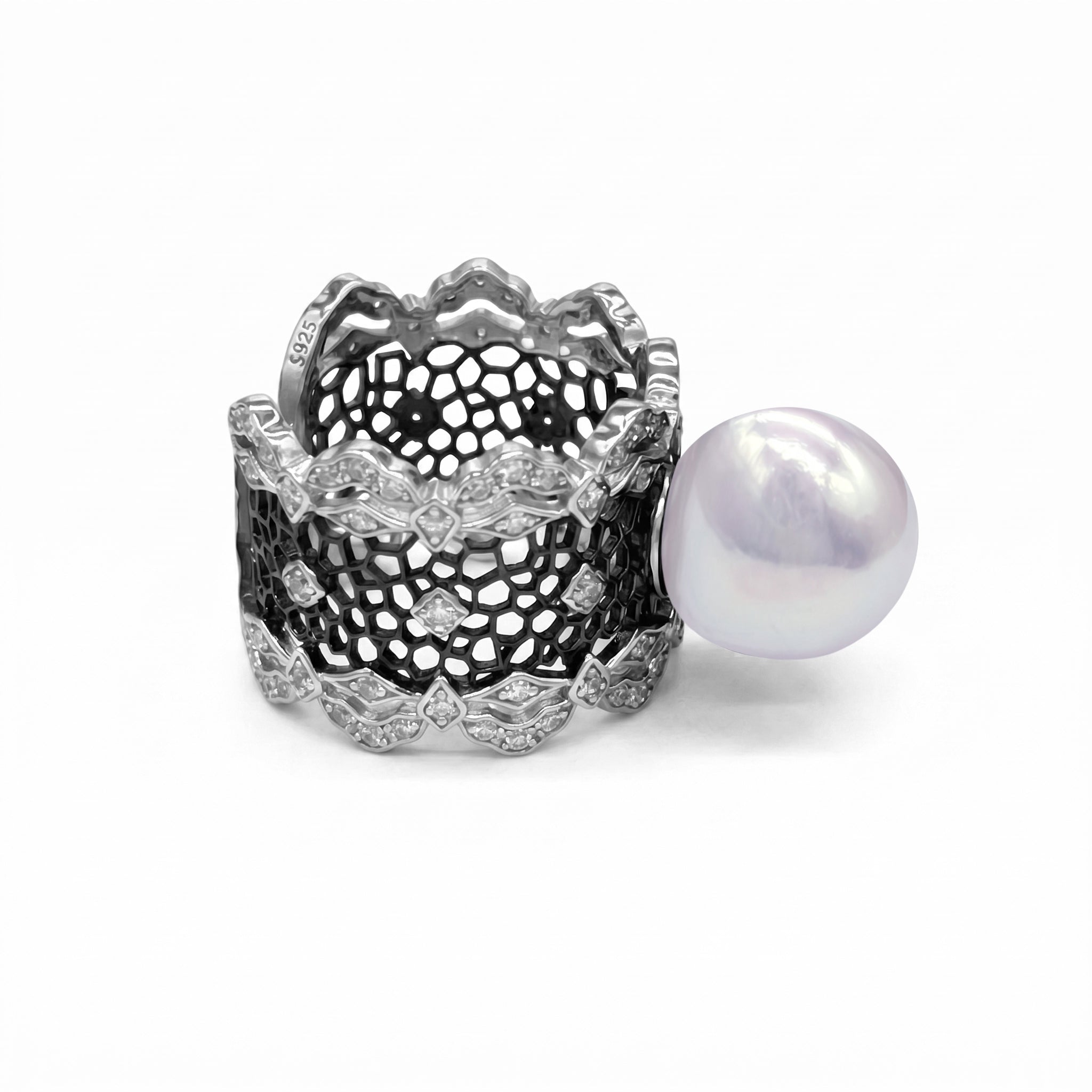 The Midnight Lace Pearl Ring