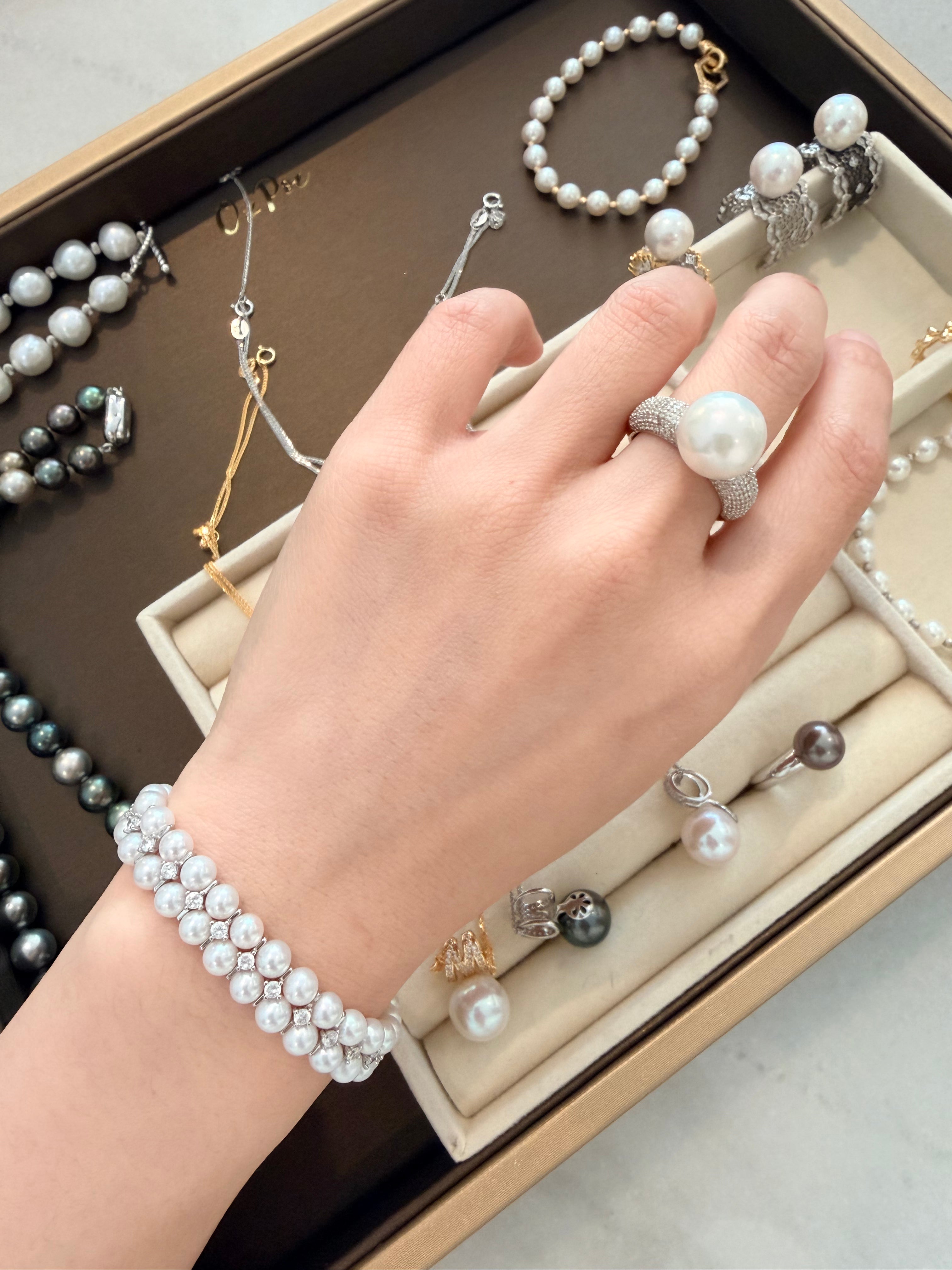 The Classic Pearl Ring