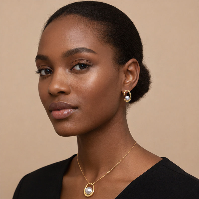 Halo Oval Pearl Pendant Necklace 18K Gold Vermeil