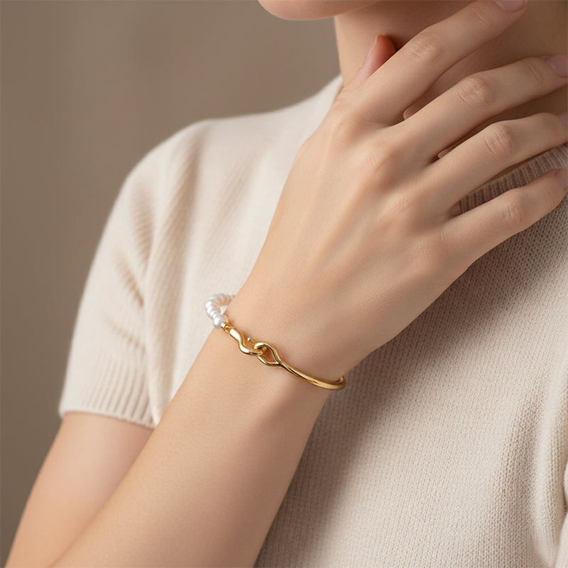The Tidal Pearl Bangle 18K Gold Vermeil