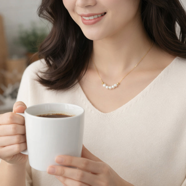 The Joya Smile Pearl Necklace